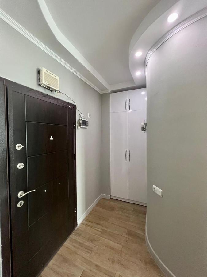 Luxure Apartments Batumi Bagian luar foto