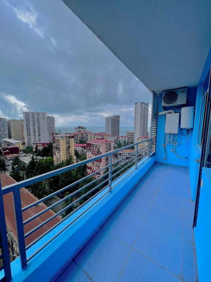 Luxure Apartments Batumi Bagian luar foto