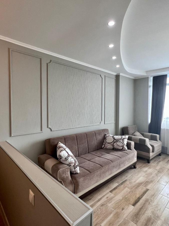 Luxure Apartments Batumi Bagian luar foto