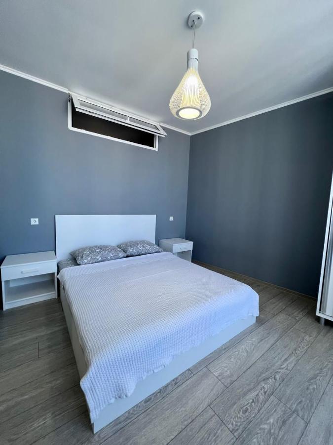 Luxure Apartments Batumi Bagian luar foto