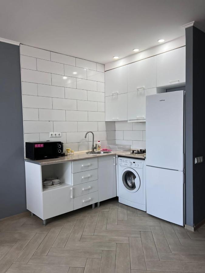 Luxure Apartments Batumi Bagian luar foto
