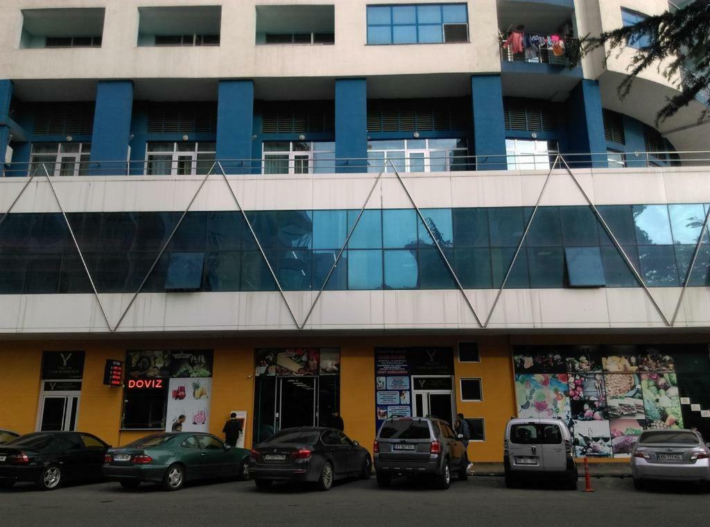 Luxure Apartments Batumi Bagian luar foto