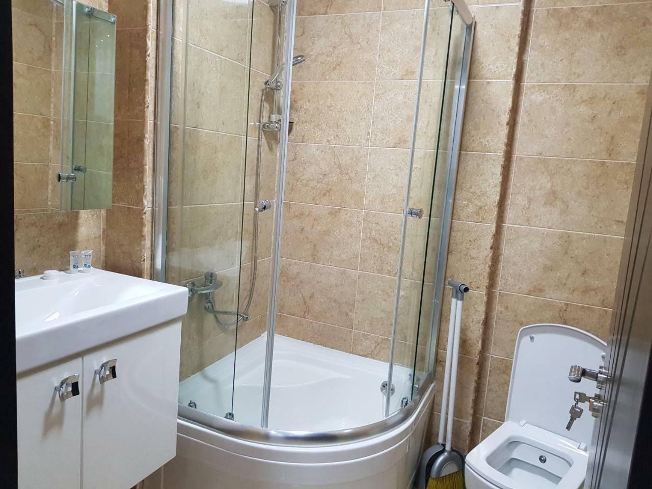 Luxure Apartments Batumi Bagian luar foto